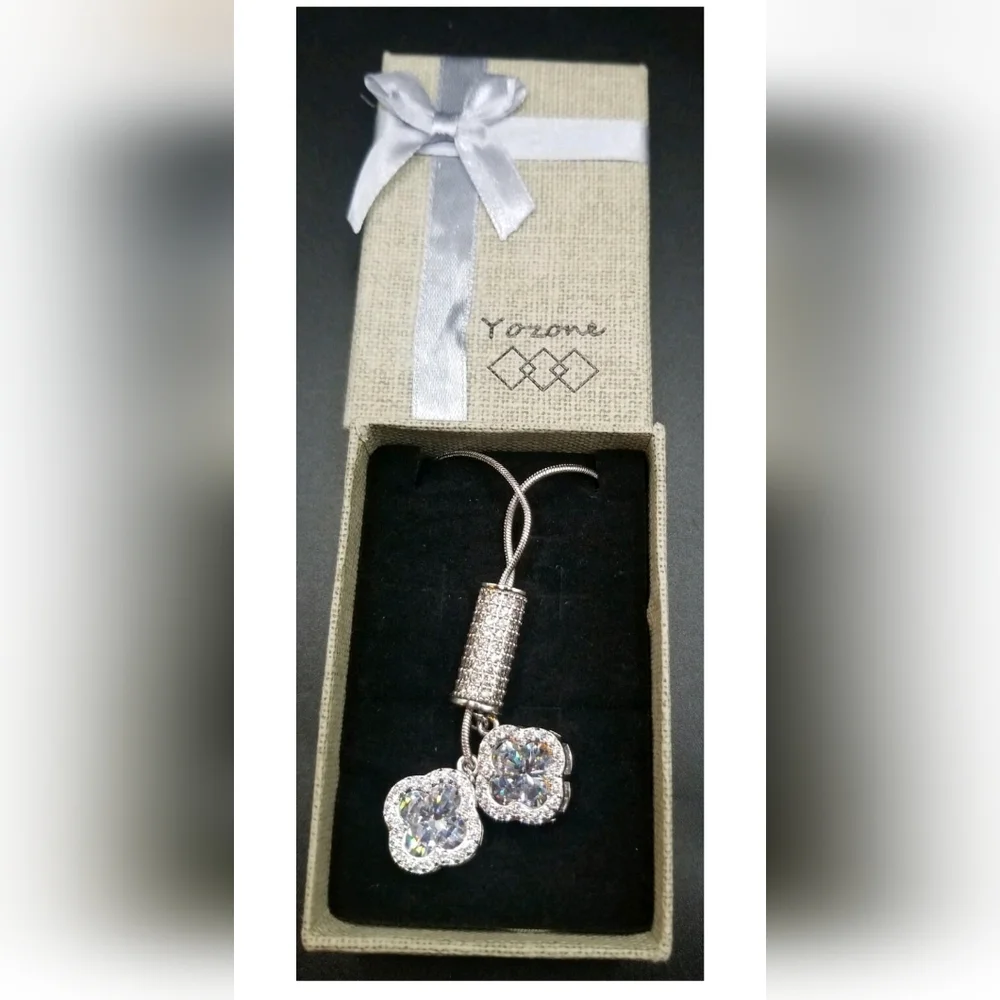 Yozone Women's Four-Leaf Clover Crystal  Pendant Necklace Silver Tone - Picture 2 of 8